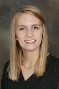 A professional picture of a smiling woman, Physical Therapist Shauney Moen
