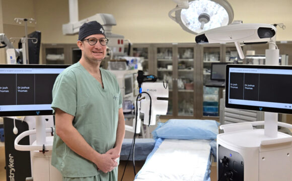 Orthopedic Surgeon Dr . Joshua Thomas with the advanced VELYS Robotic Assisted Knee Replacement System at Glacial Ridge Center for Surgical Care in Glenwood, MN.